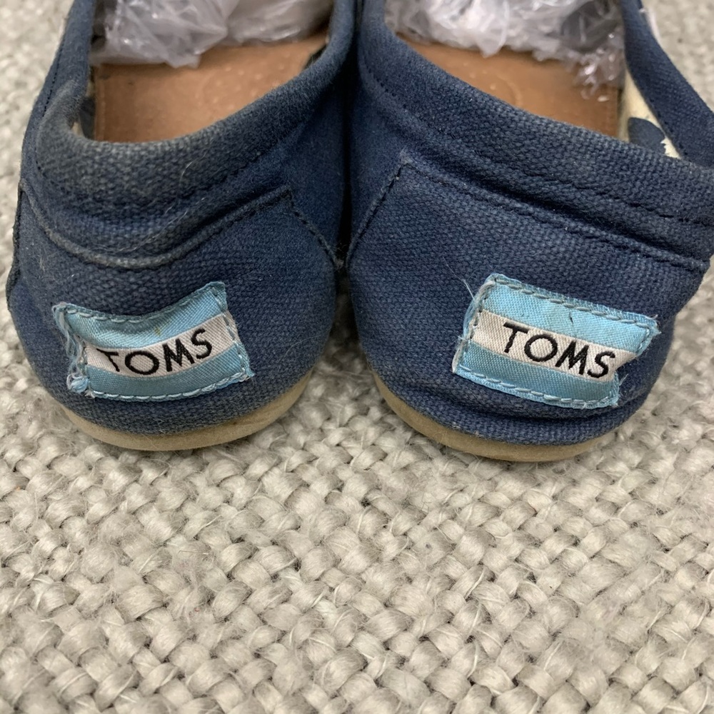 Toms - Picture 6 of 8